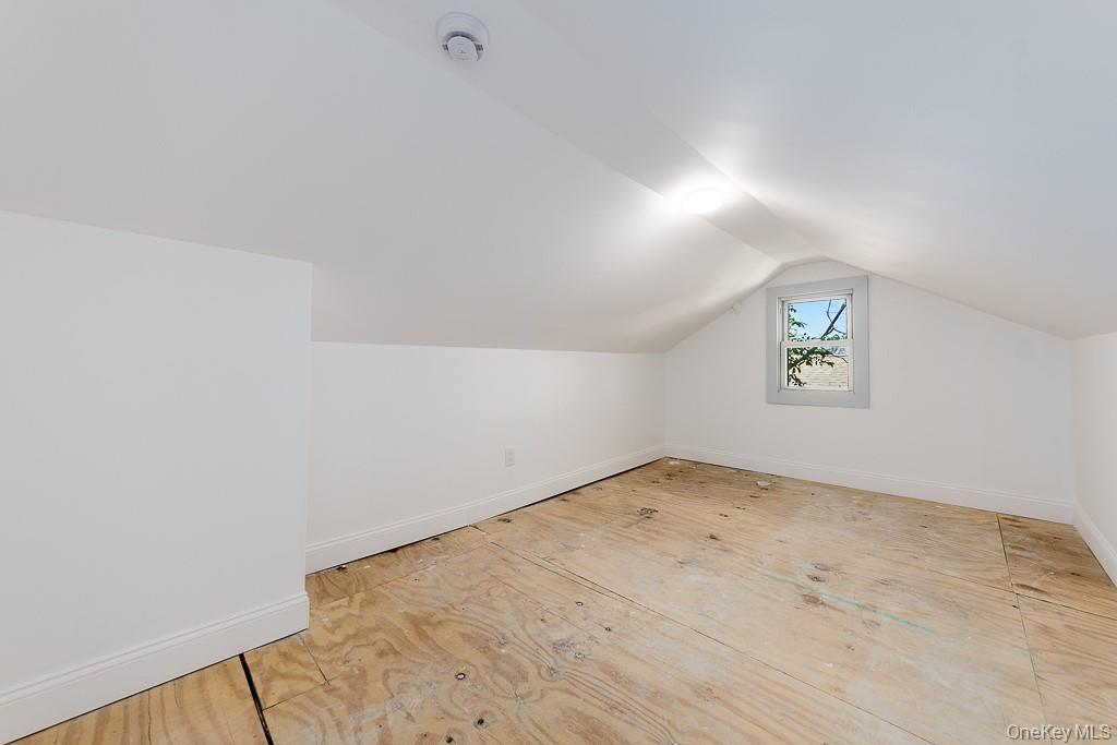 #13 photo, 129 Cochran Place, ナッソー郡 Valley Stream , NY 11581