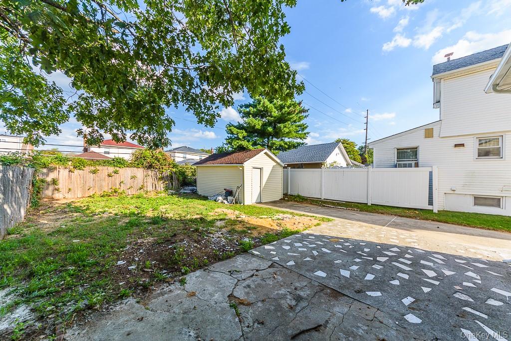 #2 photo, 129 Cochran Place, ナッソー郡 Valley Stream , NY 11581