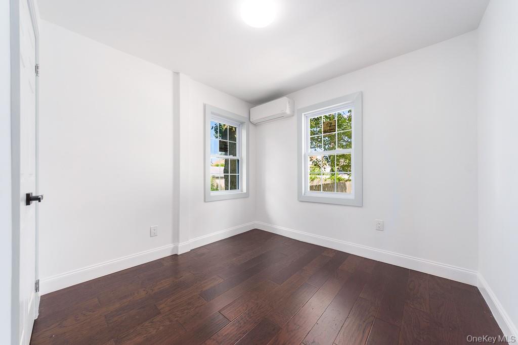 #6 photo, 129 Cochran Place, ナッソー郡 Valley Stream , NY 11581