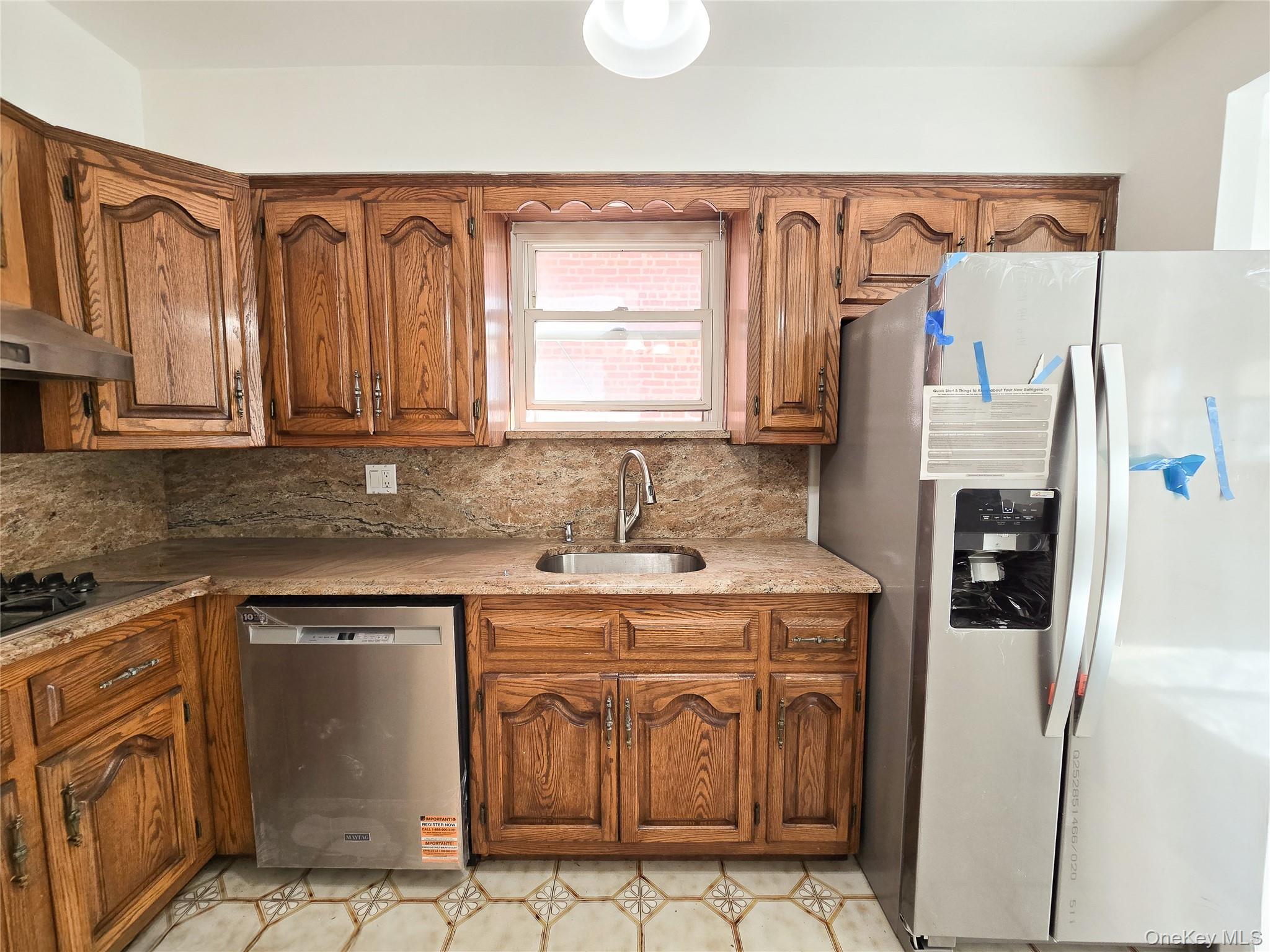 #4 photo, 5929 71 Street, クイーンズ区 Maspeth , NY 11378