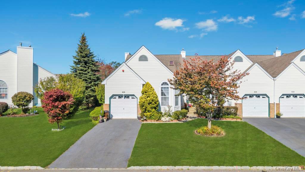 #1 photo, 204 Caroline Court, サフォーク郡 Port Jefferson Station , NY 11776