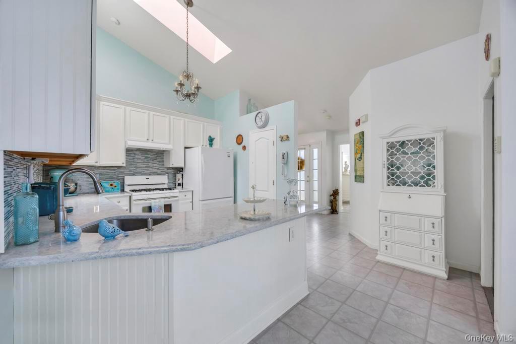 #10 photo, 204 Caroline Court, サフォーク郡 Port Jefferson Station , NY 11776