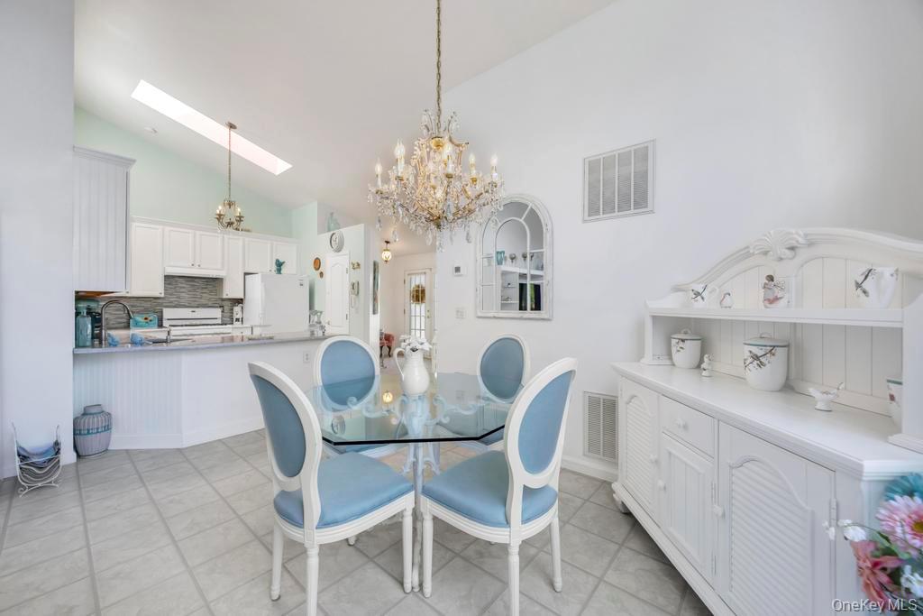 #14 photo, 204 Caroline Court, サフォーク郡 Port Jefferson Station , NY 11776