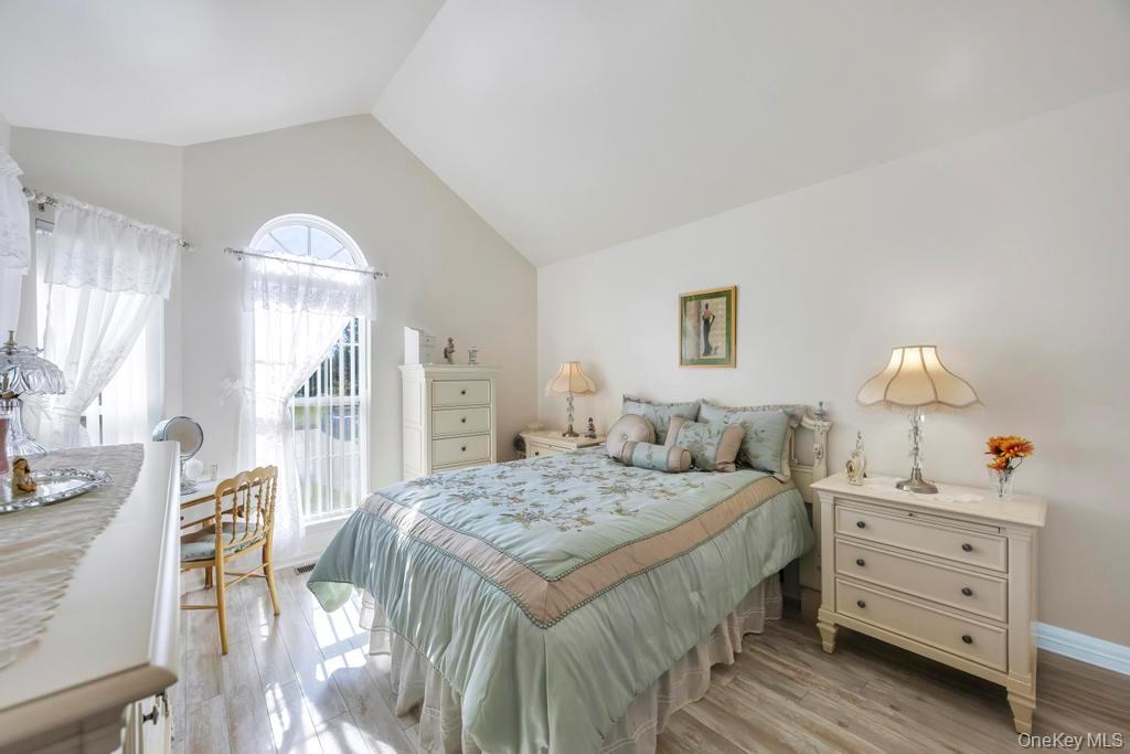 #17 photo, 204 Caroline Court, サフォーク郡 Port Jefferson Station , NY 11776