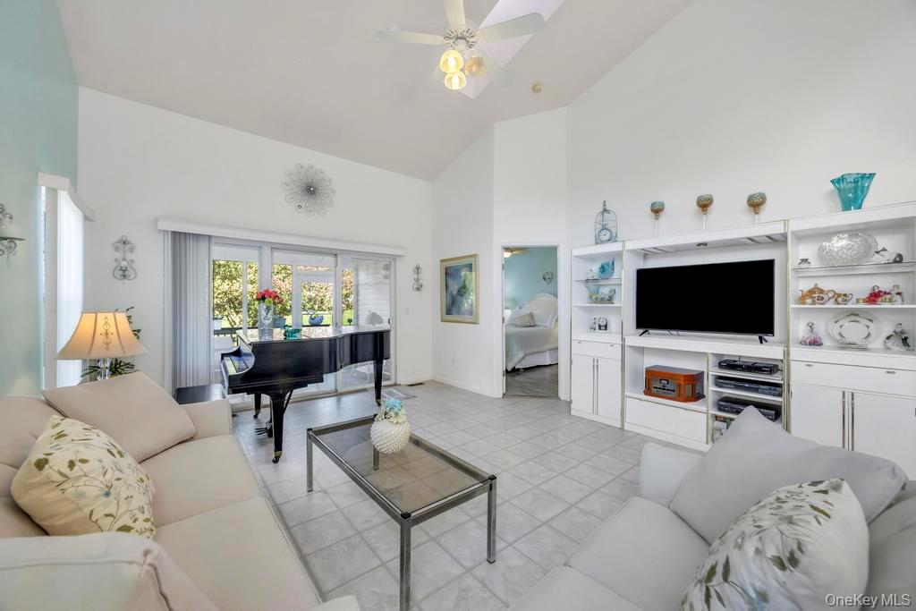 #7 photo, 204 Caroline Court, サフォーク郡 Port Jefferson Station , NY 11776