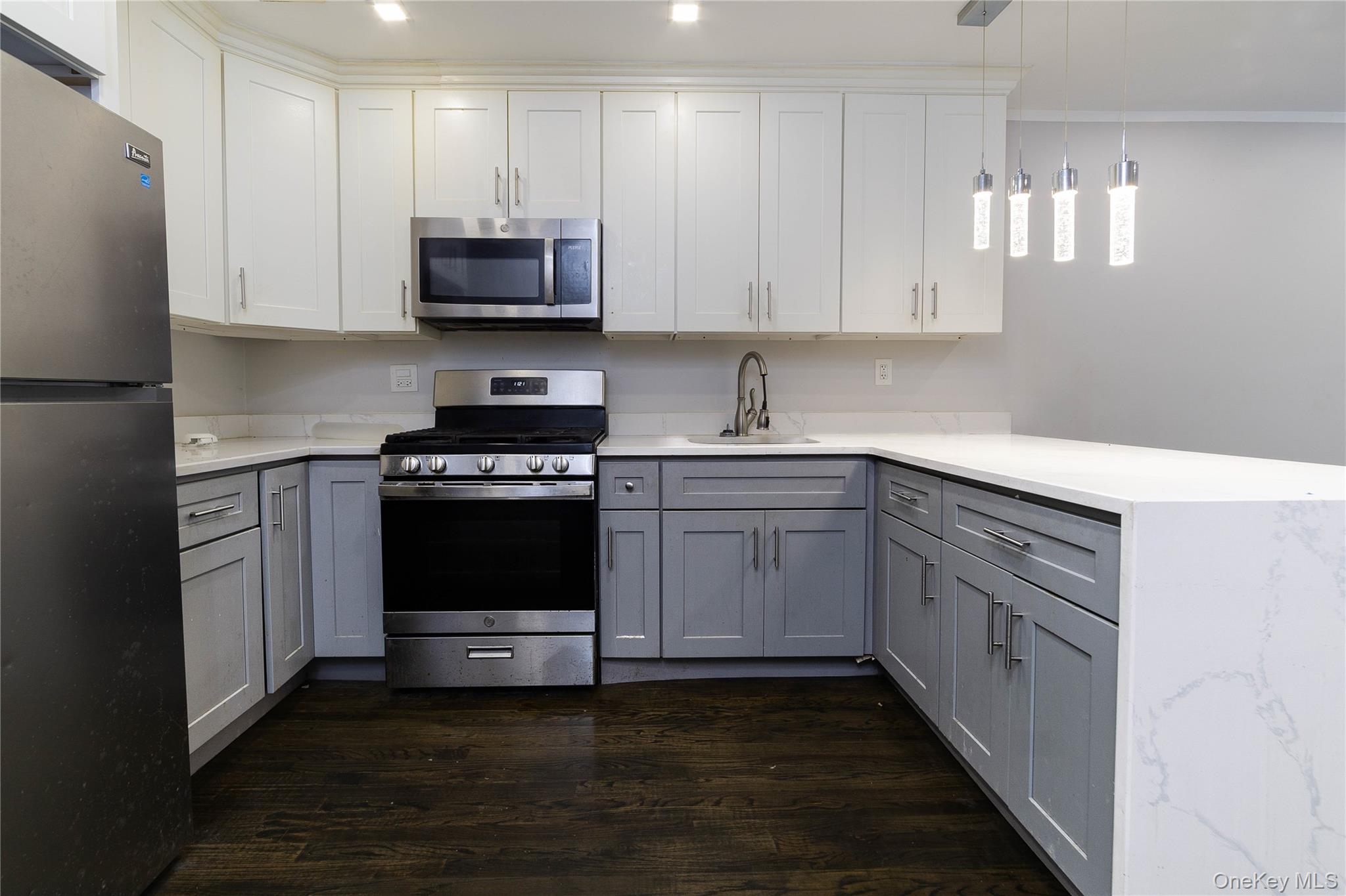 #17 photo, 215 Beach 96th Street, Rockaway Beach , NY 11693