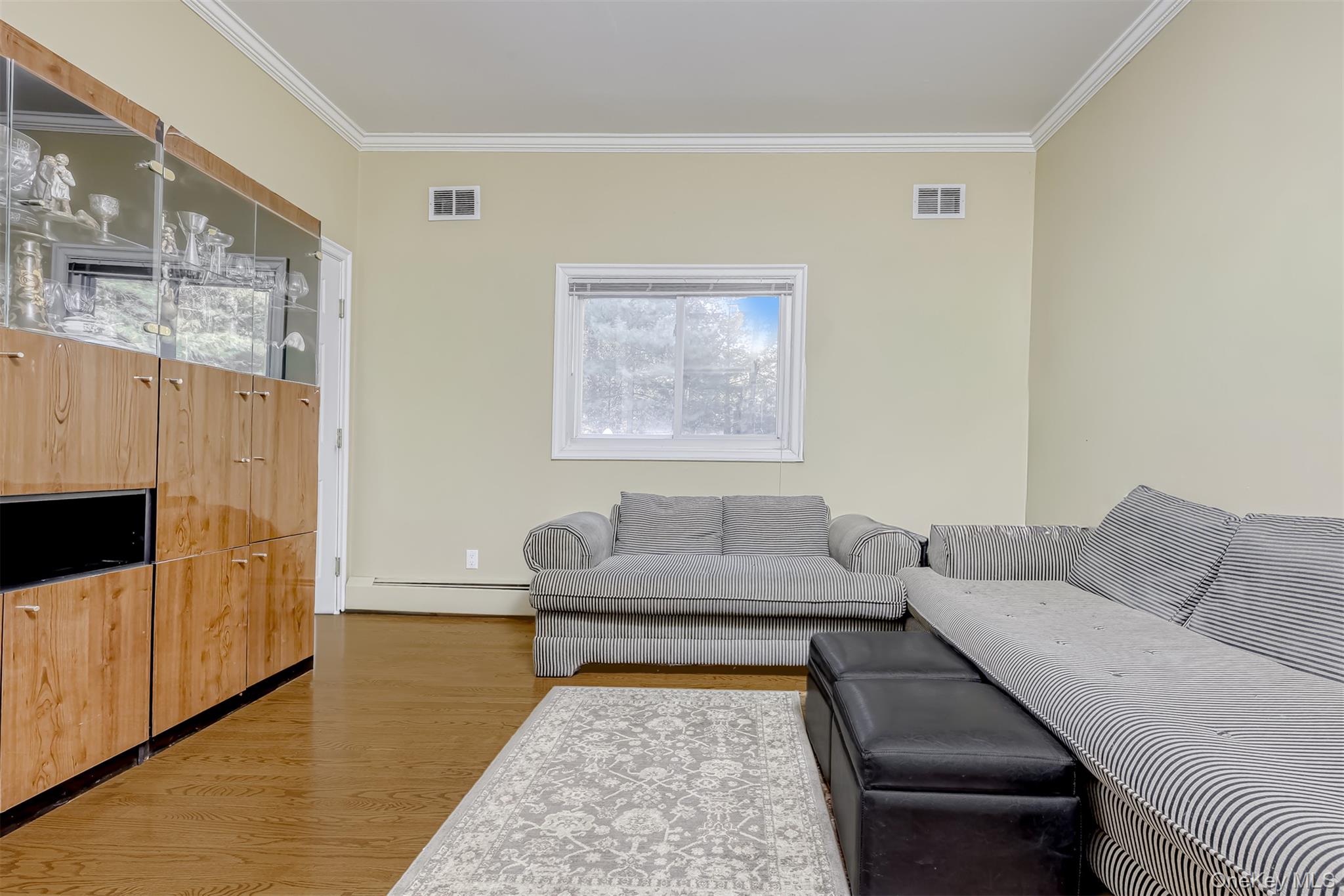 #10 photo, 8 Kings Gate Road, Suffern , NY 10901