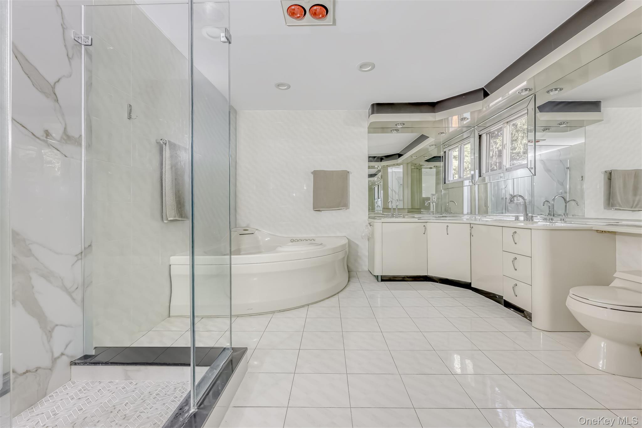 #14 photo, 8 Kings Gate Road, Suffern , NY 10901