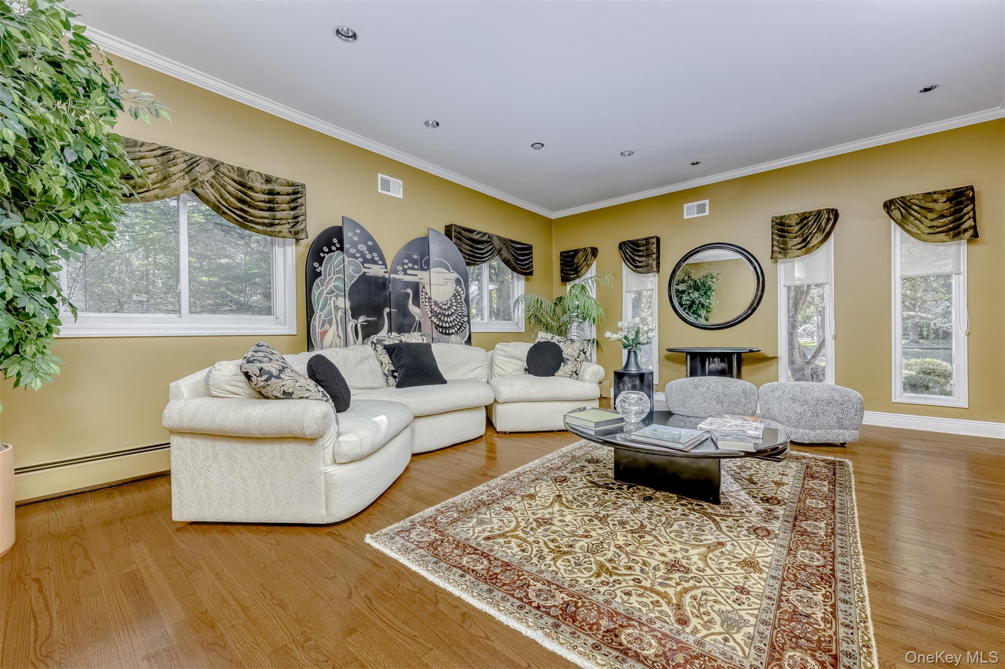 #4 photo, 8 Kings Gate Road, Suffern , NY 10901