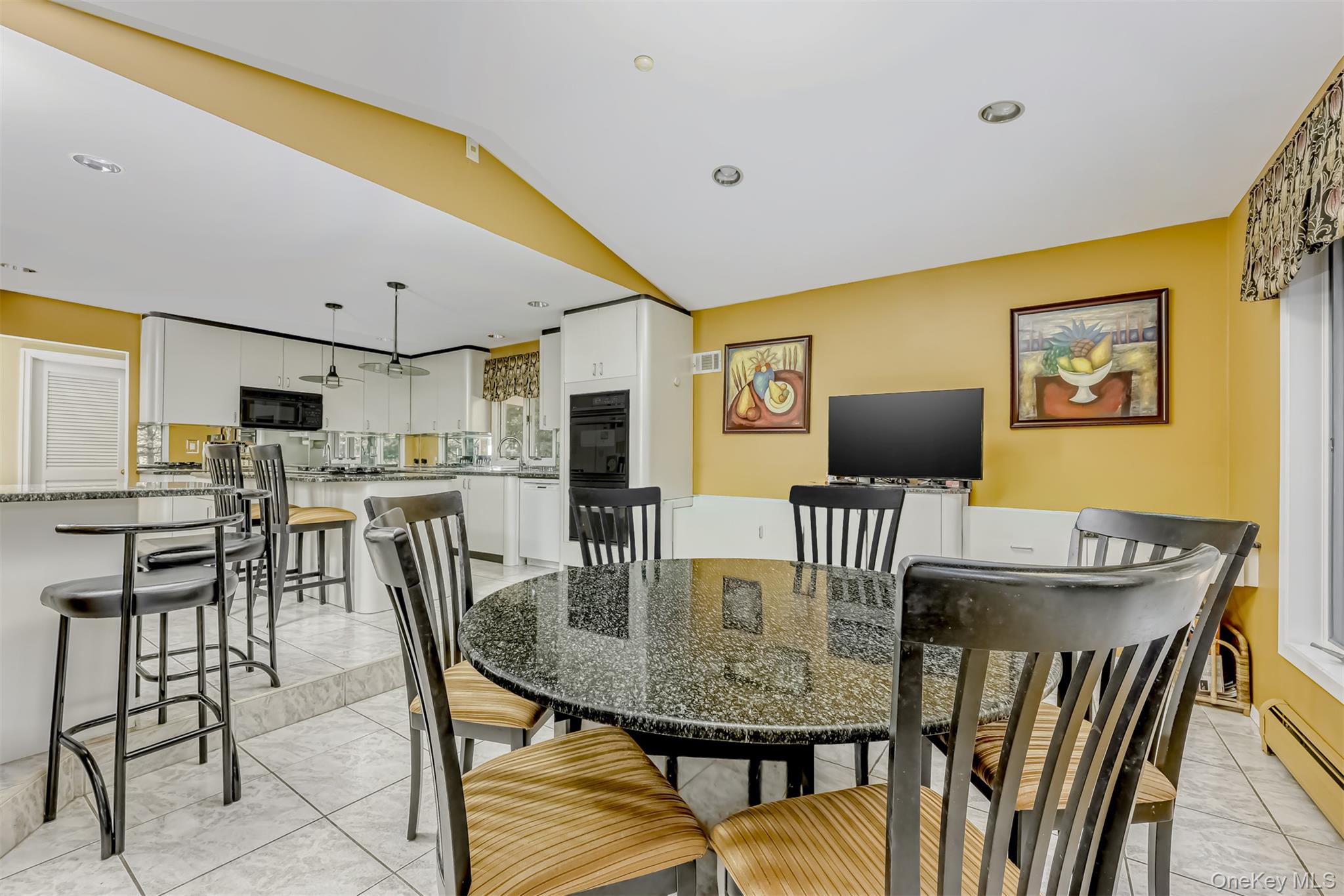 #8 photo, 8 Kings Gate Road, Suffern , NY 10901