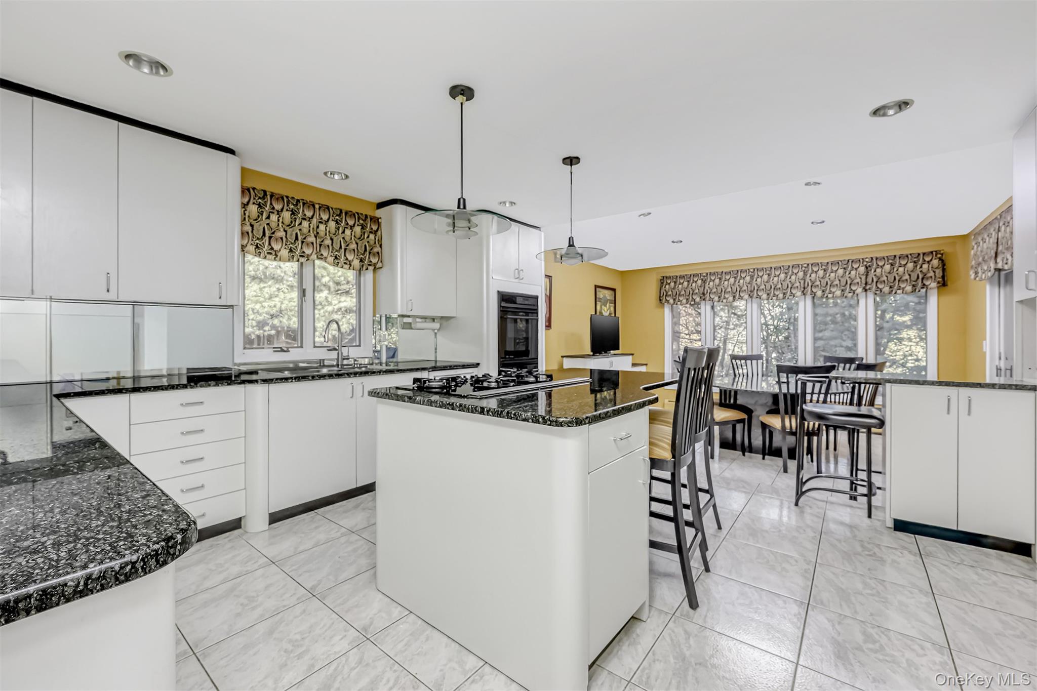 #9 photo, 8 Kings Gate Road, Suffern , NY 10901