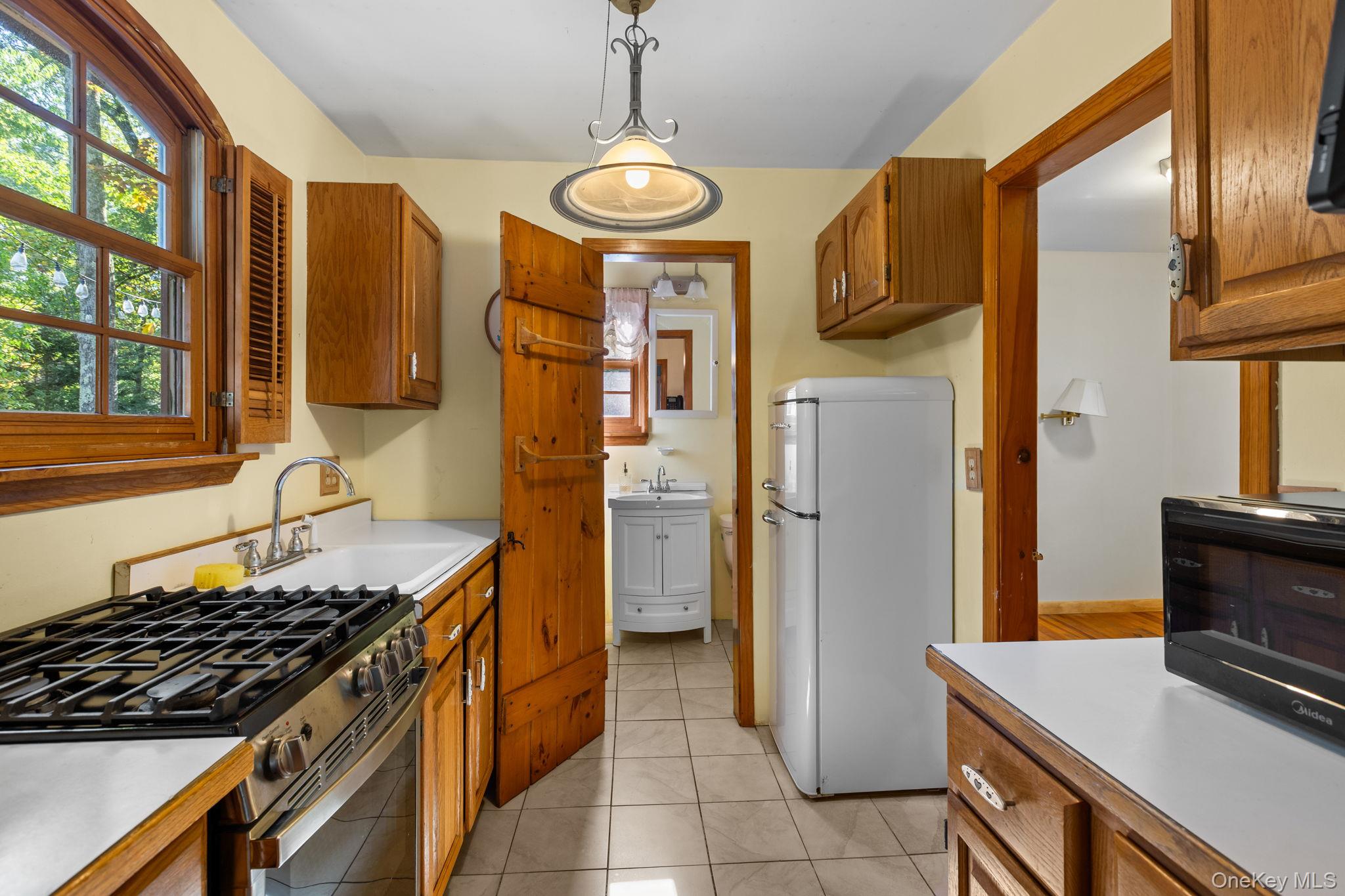 #19 photo, 35 Candle Hill Road, New Fairfield , CT 06812