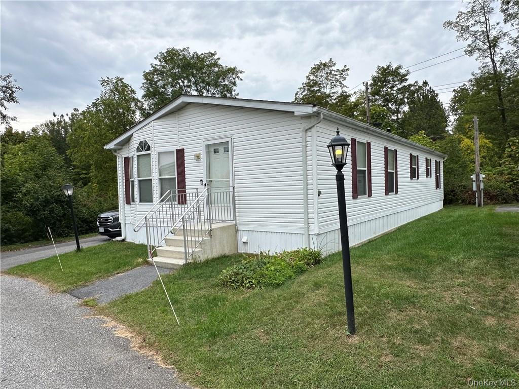 #4 photo, 416 Silver Maples Drive, Harriman , NY 10926