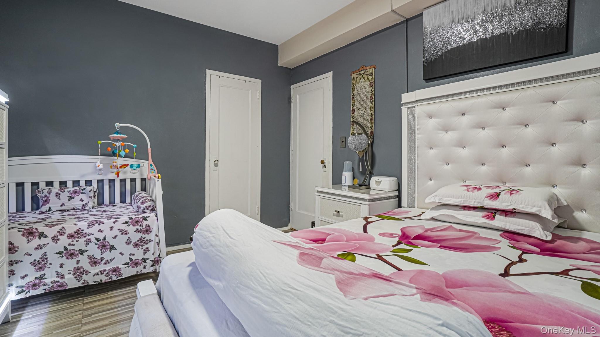 #11 photo, 1 Metropolitan Oval, ブロンクス区 Bronx , NY 10462