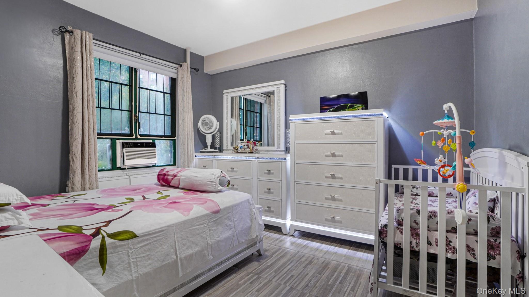 #12 photo, 1 Metropolitan Oval, ブロンクス区 Bronx , NY 10462