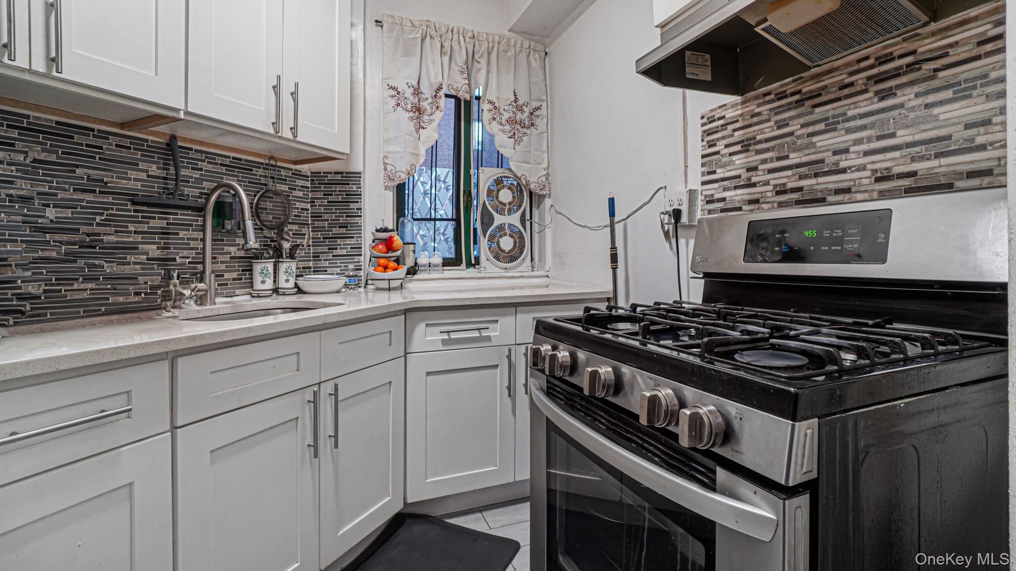 #15 photo, 1 Metropolitan Oval, ブロンクス区 Bronx , NY 10462