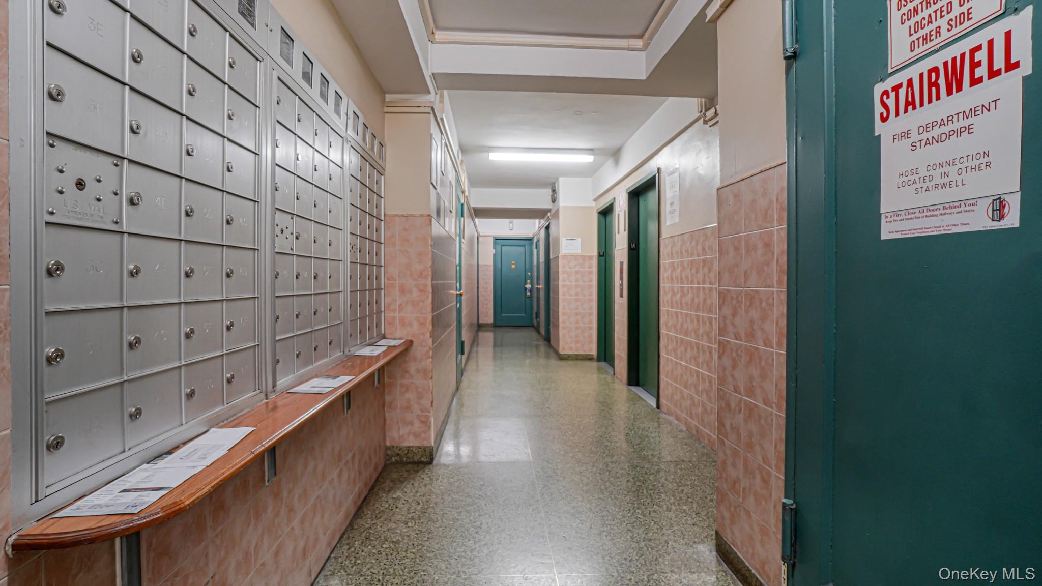 #3 photo, 1 Metropolitan Oval, ブロンクス区 Bronx , NY 10462