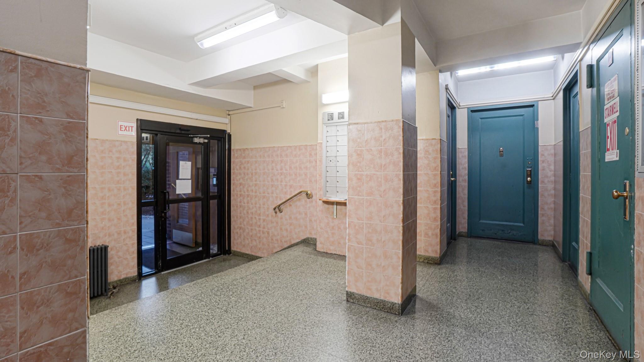 #4 photo, 1 Metropolitan Oval, ブロンクス区 Bronx , NY 10462