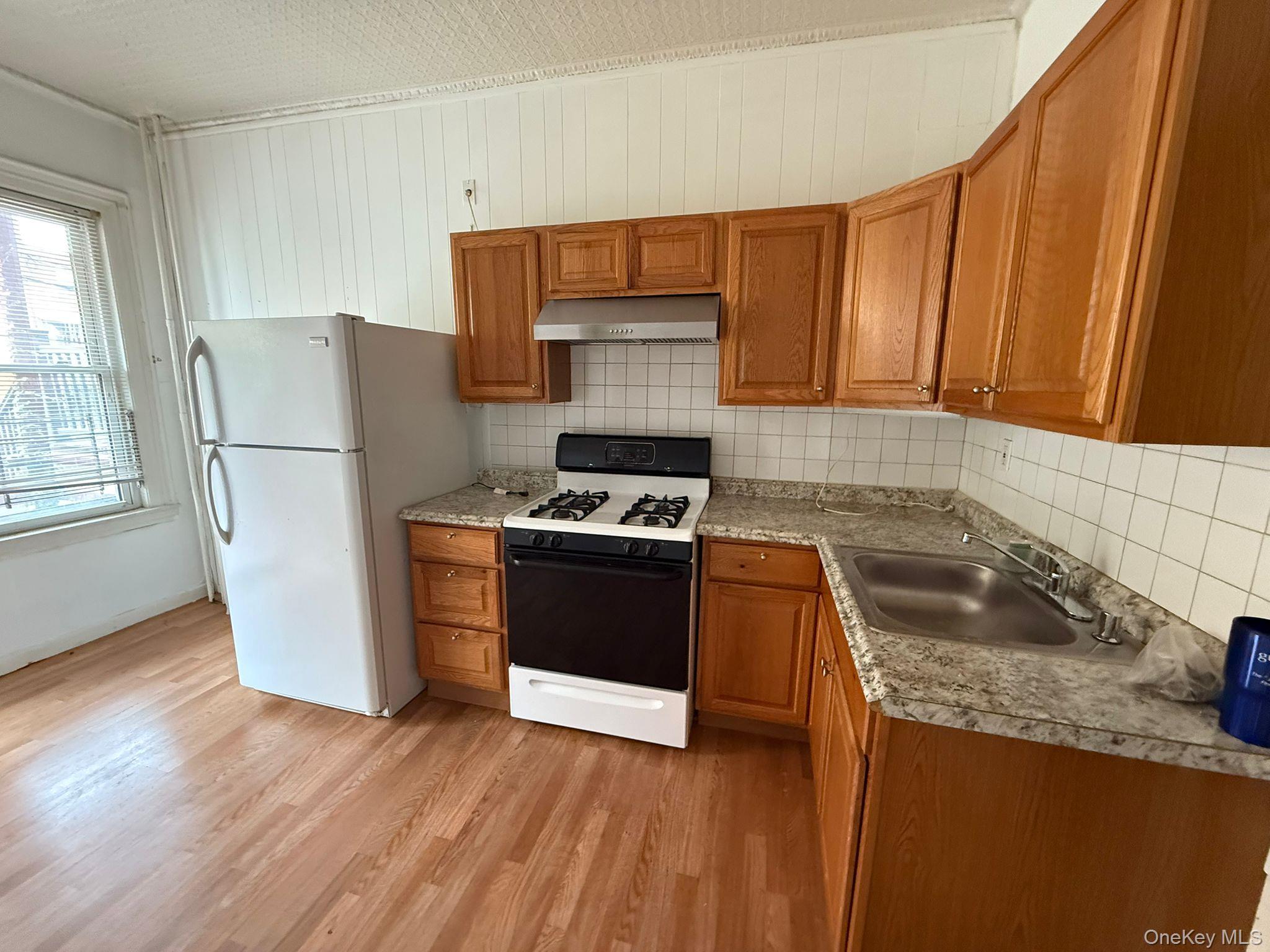 #4 photo, 1859 Matthews Avenue, ブロンクス区 Bronx , NY 10462