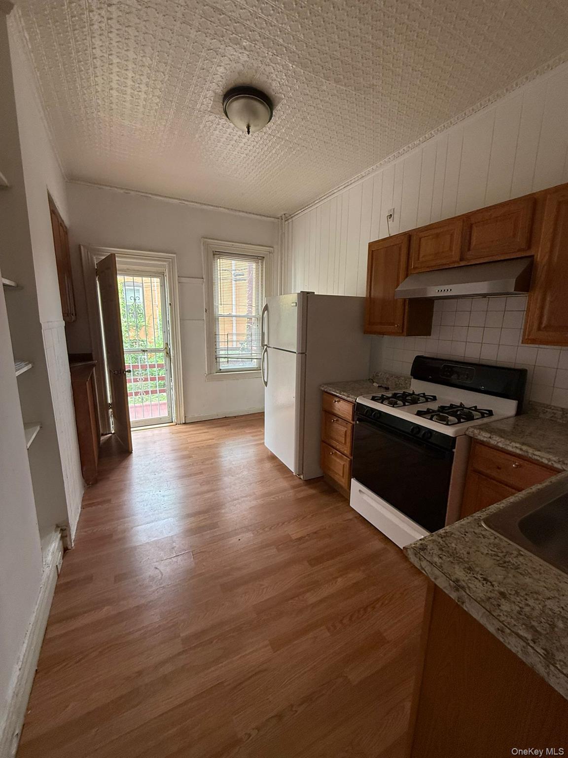 #5 photo, 1859 Matthews Avenue, ブロンクス区 Bronx , NY 10462