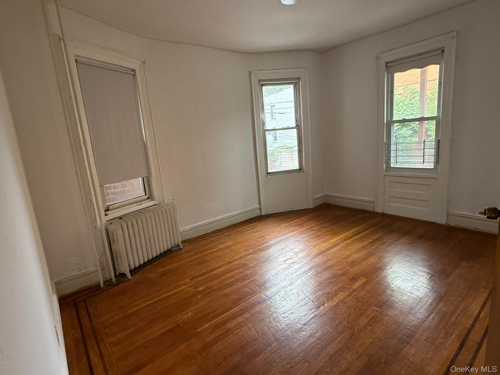 #8 photo, 1859 Matthews Avenue, ブロンクス区 Bronx , NY 10462