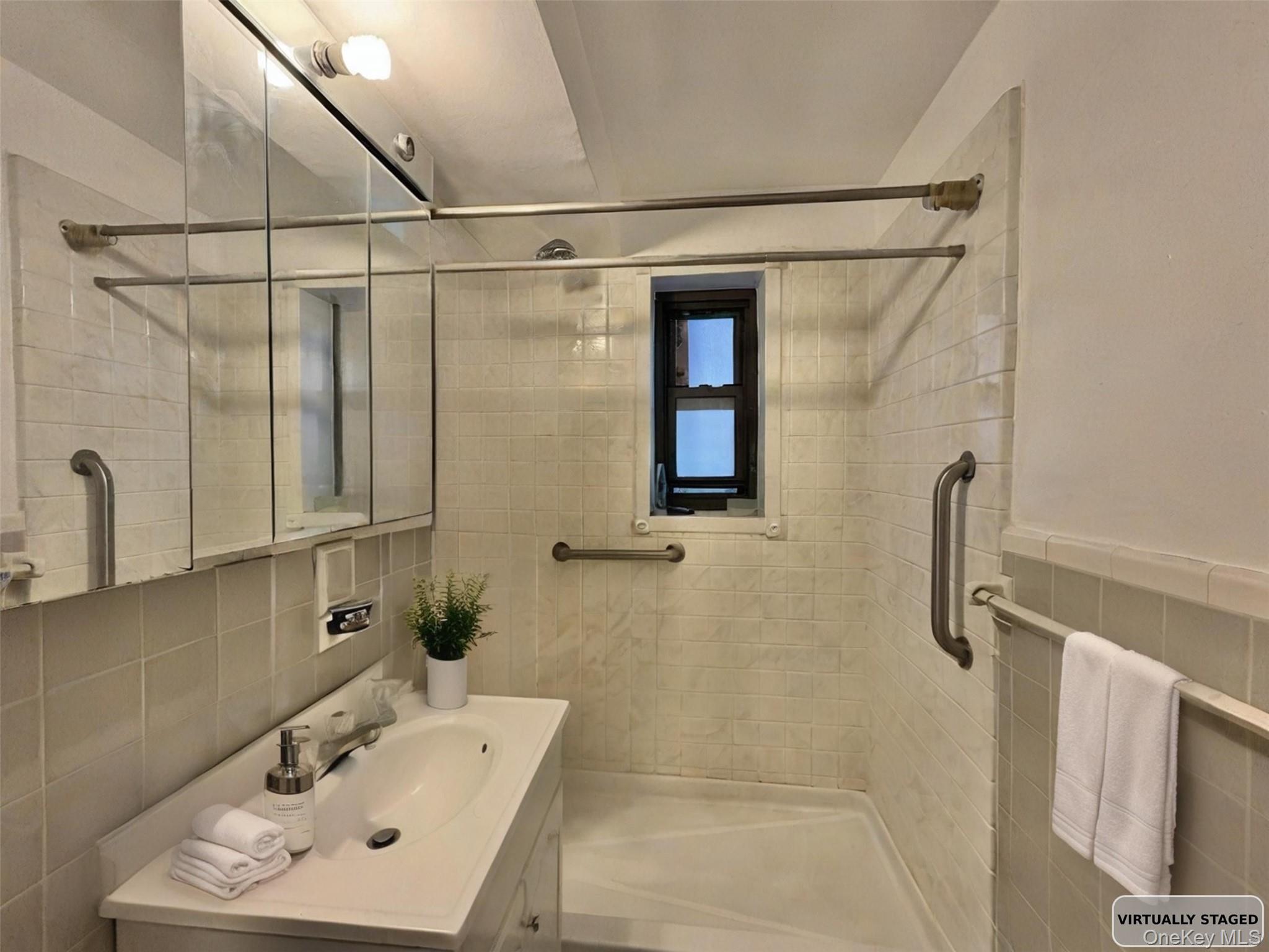 #5 photo, 29-30 137th Street, クイーンズ区 Flushing , NY 11354