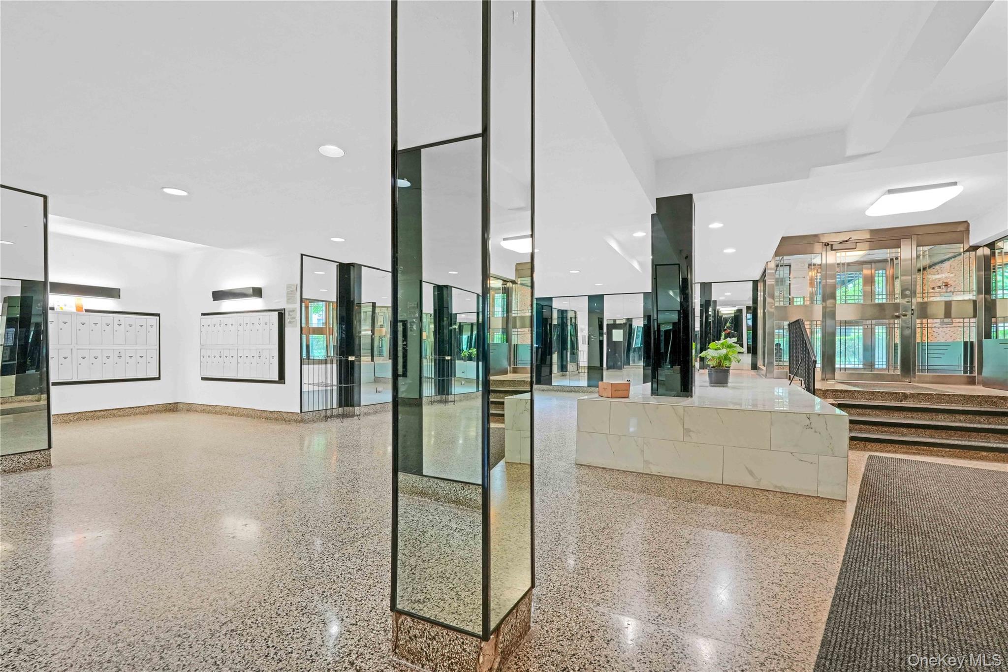 #8 photo, 29-30 137th Street, クイーンズ区 Flushing , NY 11354