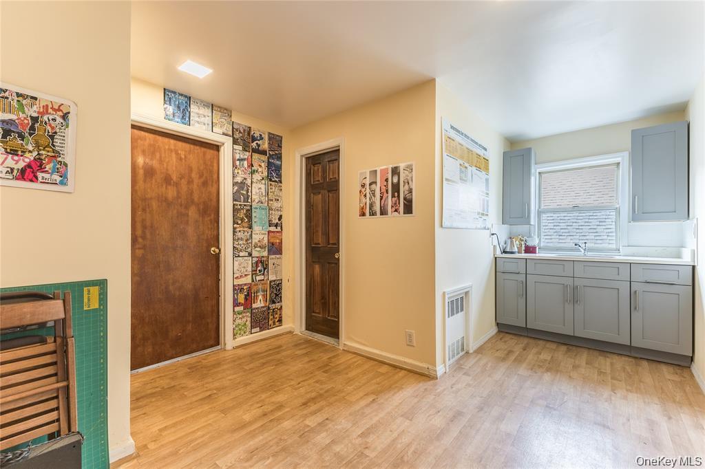 #17 photo, 80-15A 168th Street, クイーンズ区 Jamaica Estates , NY 11432