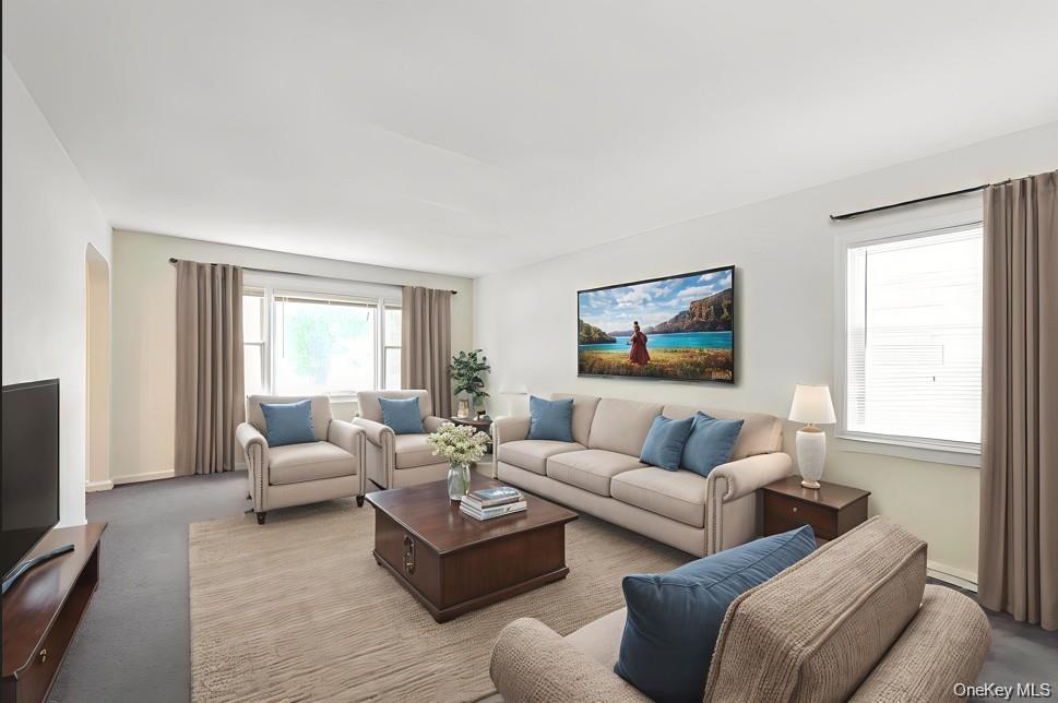 #2 photo, 80-15A 168th Street, クイーンズ区 Jamaica Estates , NY 11432