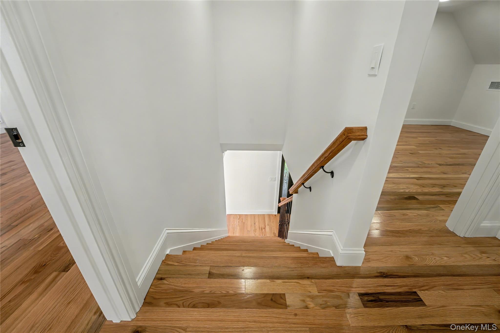 #15 photo, 219 Granada Parkway, サフォーク郡 Lindenhurst , NY 11757