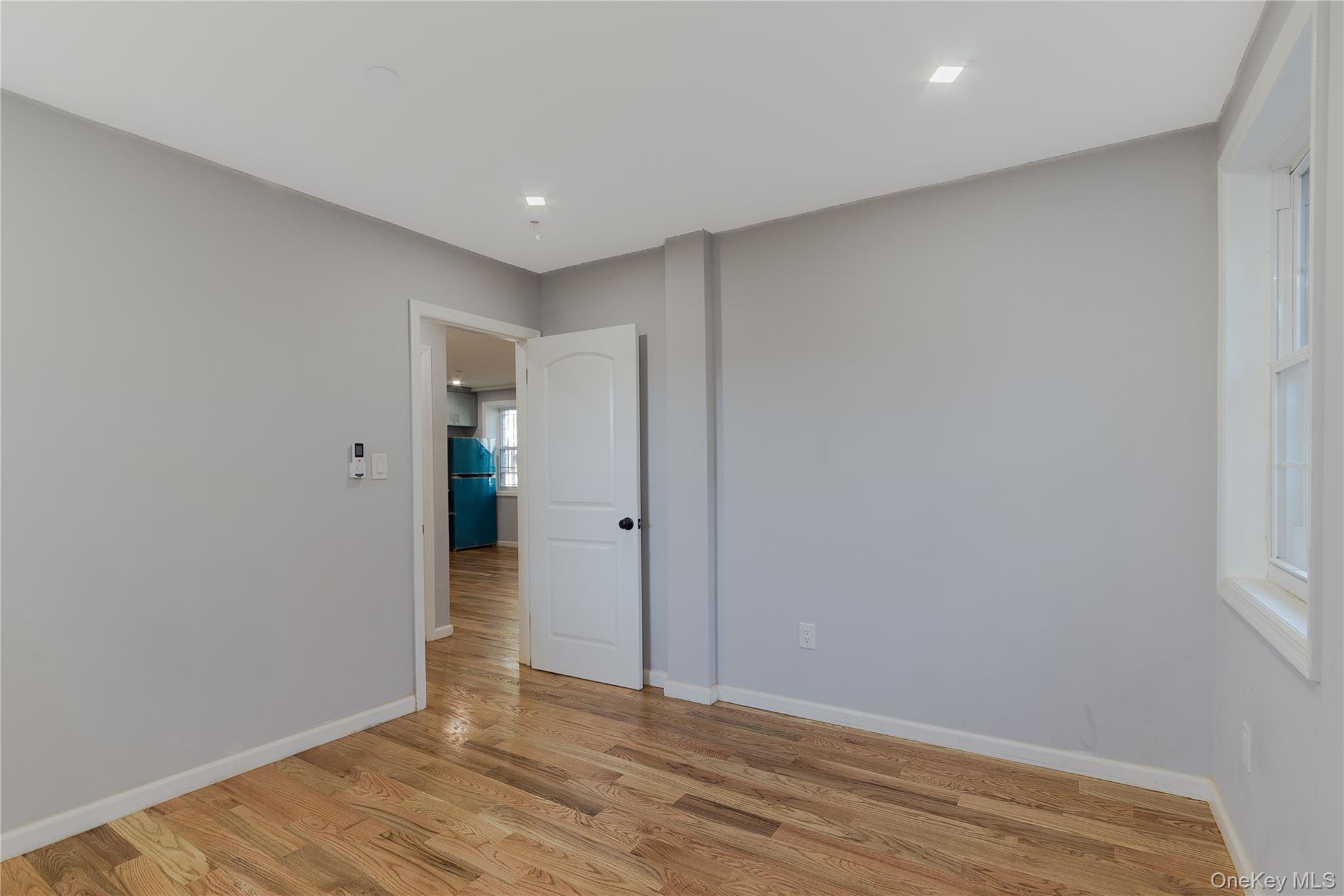 #12 photo, 7036 70th Street, クイーンズ区 Glendale , NY 11385