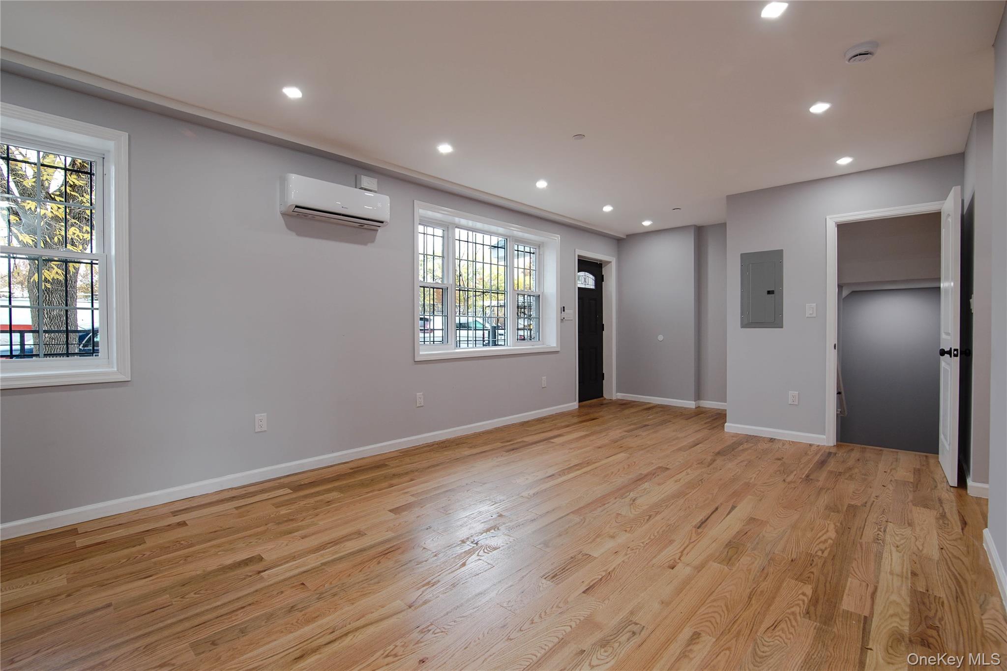 #5 photo, 7036 70th Street, クイーンズ区 Glendale , NY 11385