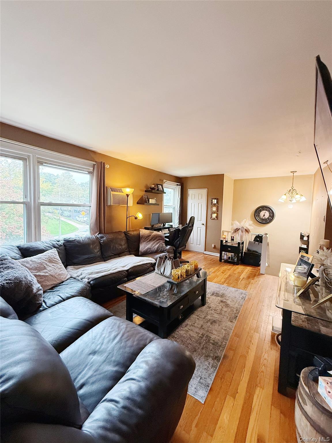 #2 photo, 7103 252 Street, クイーンズ区 Bellerose , NY 11426