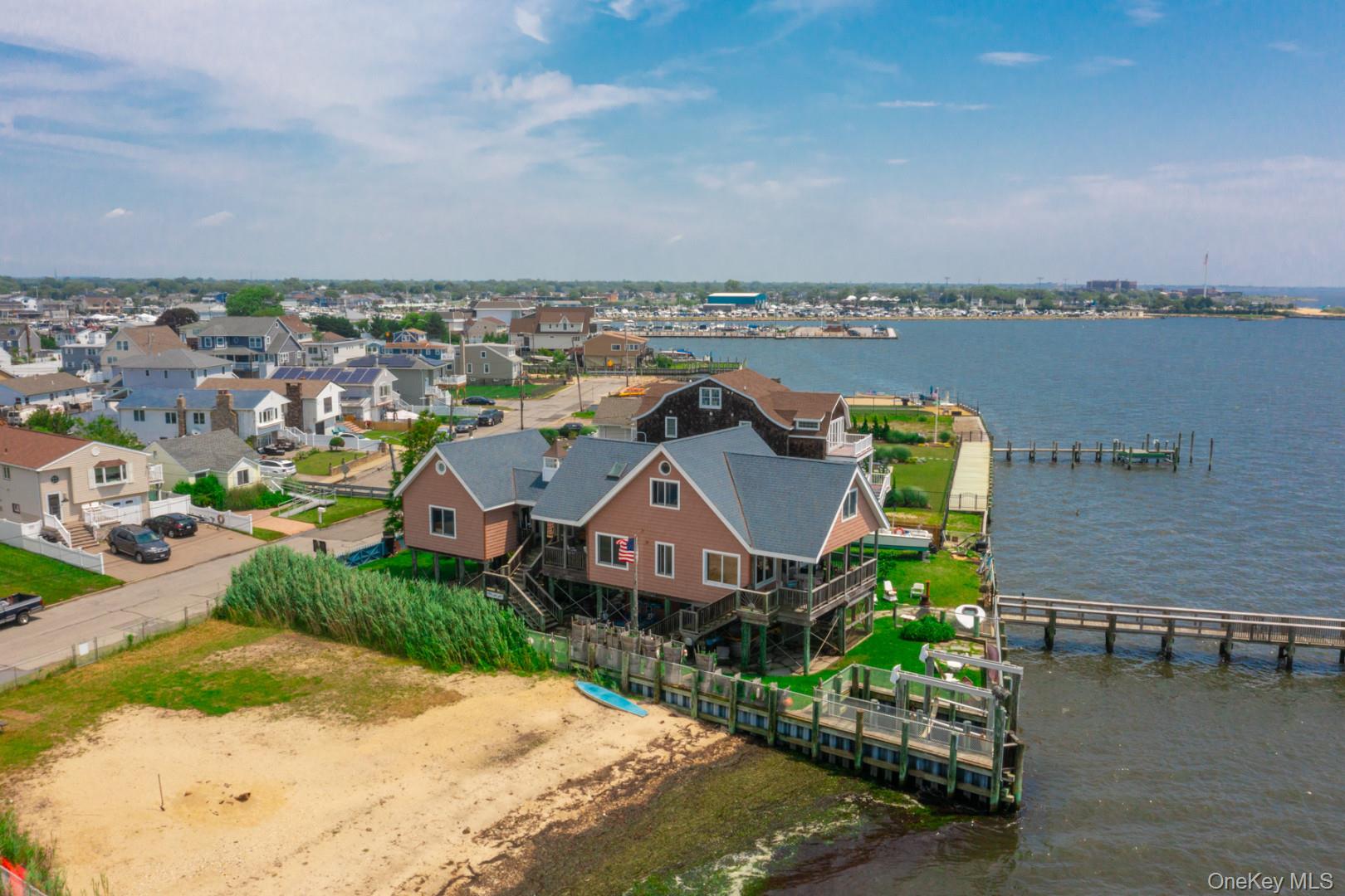 #16 photo, 49 Bayview Avenue, サフォーク郡 Lindenhurst , NY 11757