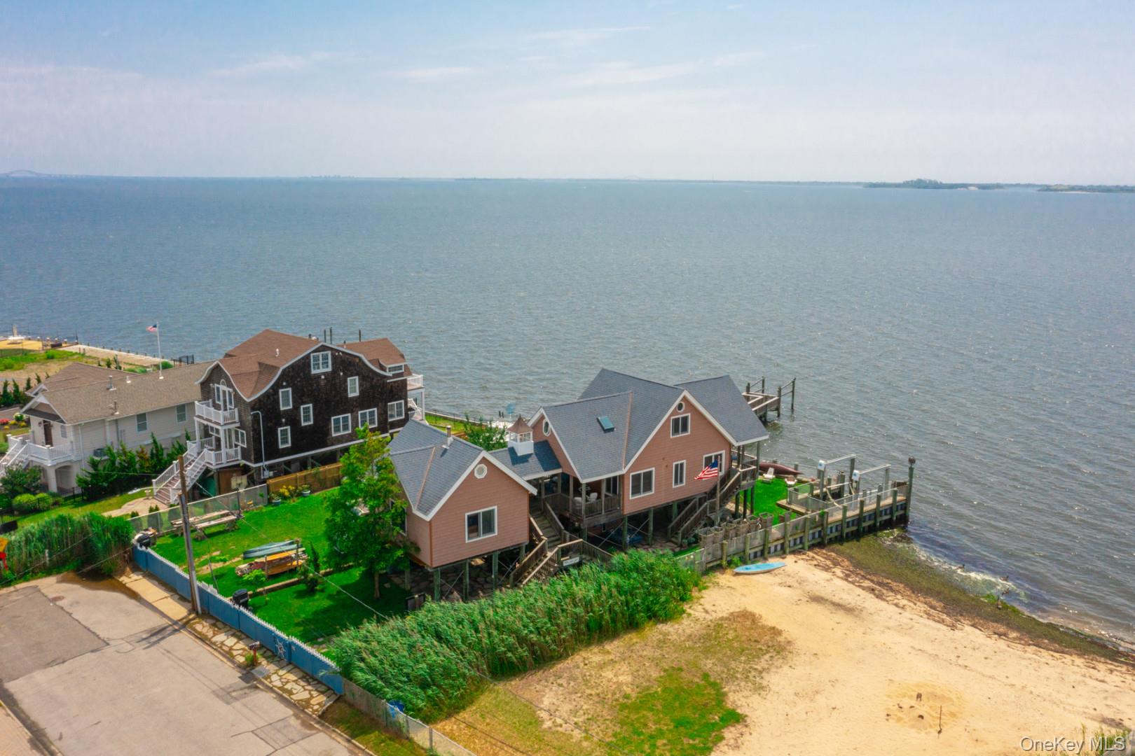 #17 photo, 49 Bayview Avenue, サフォーク郡 Lindenhurst , NY 11757