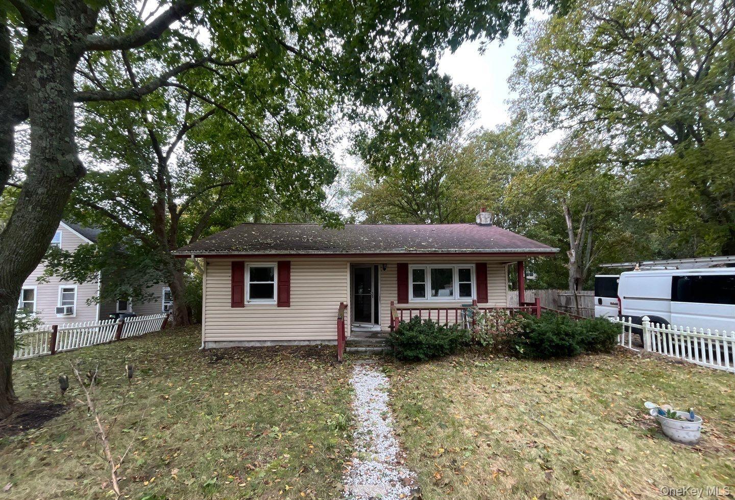 #1 photo, 266 Station Road, サフォーク郡 Bellport , NY 11713