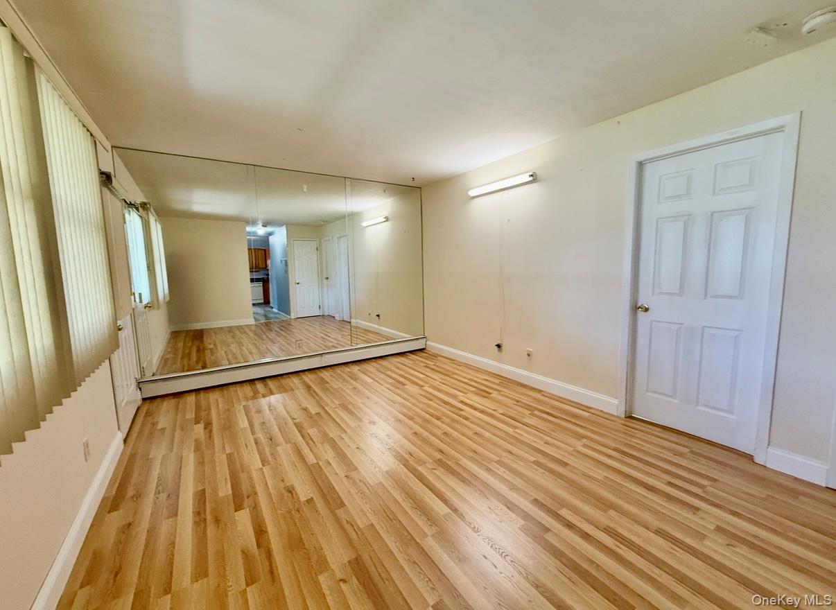 #3 photo, 180 Avenue B, サフォーク郡 Holbrook , NY 11741