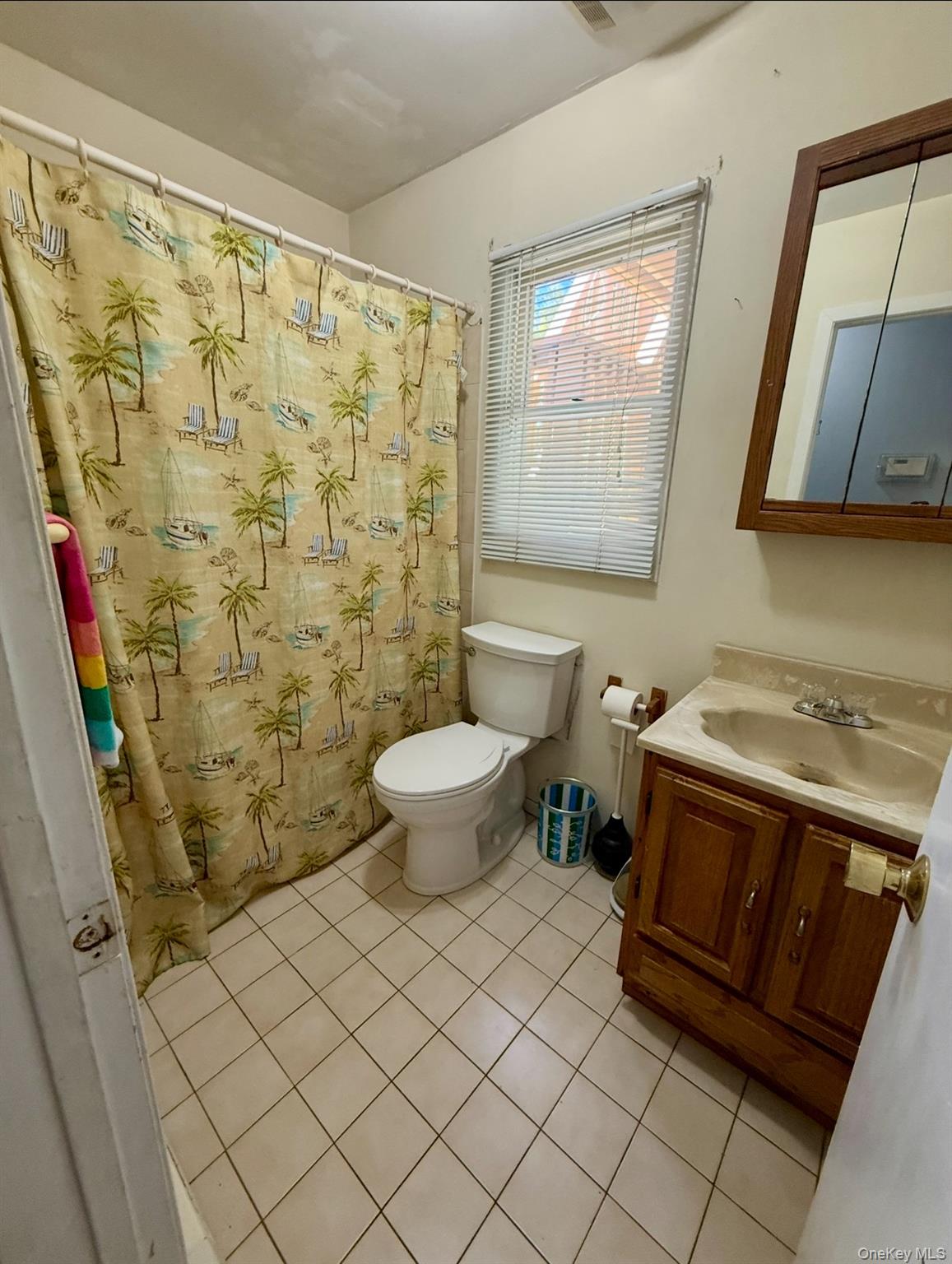 #4 photo, 180 Avenue B, サフォーク郡 Holbrook , NY 11741