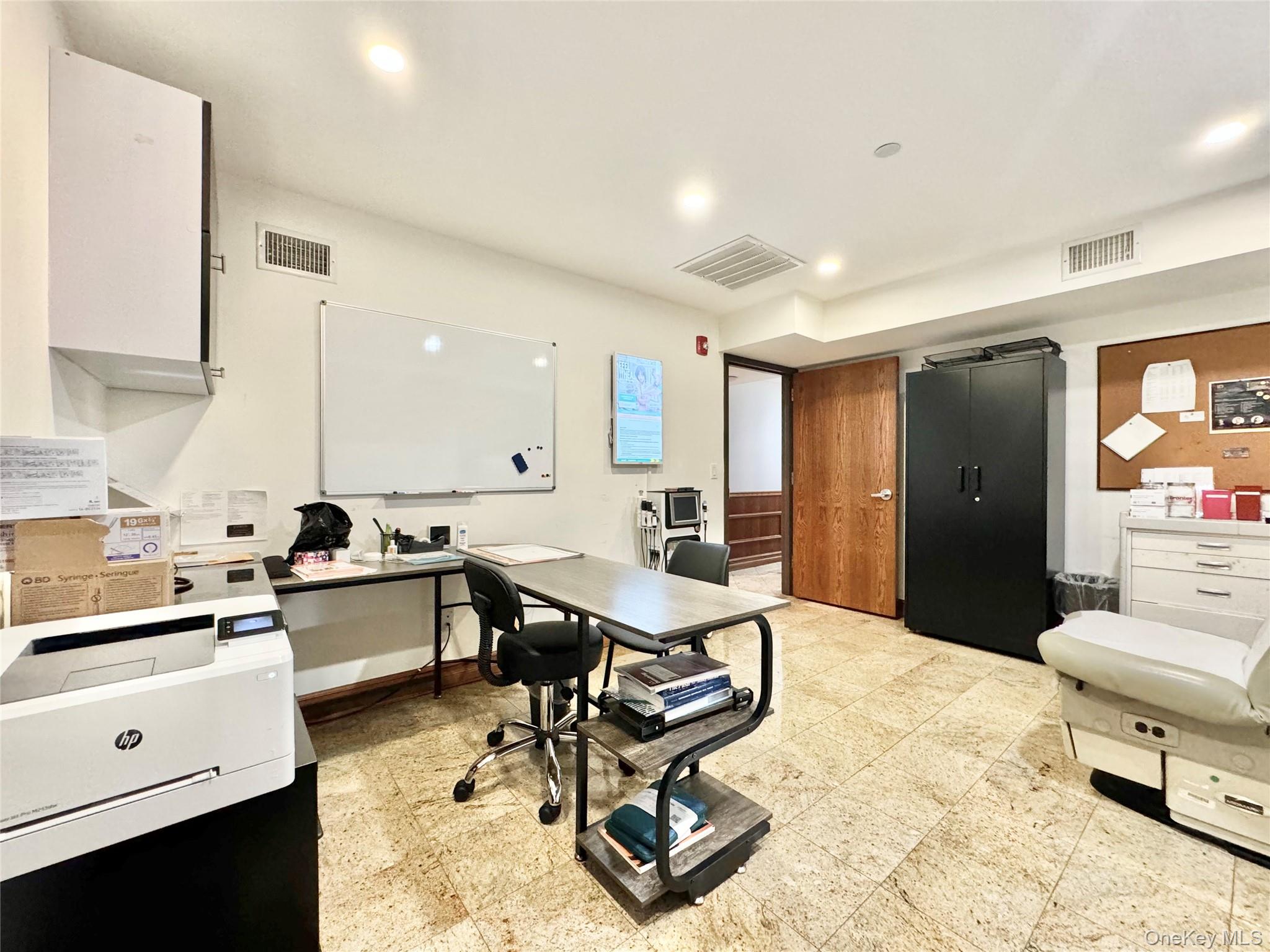 #16 photo, 87-16 Avon Street, クイーンズ区 Jamaica , NY 11432