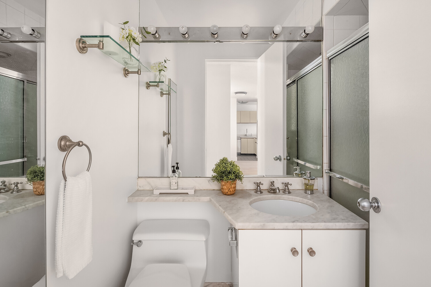 #9 photo, 30 W 61ST Street, マンハッタン Lincoln Square , NY 10023