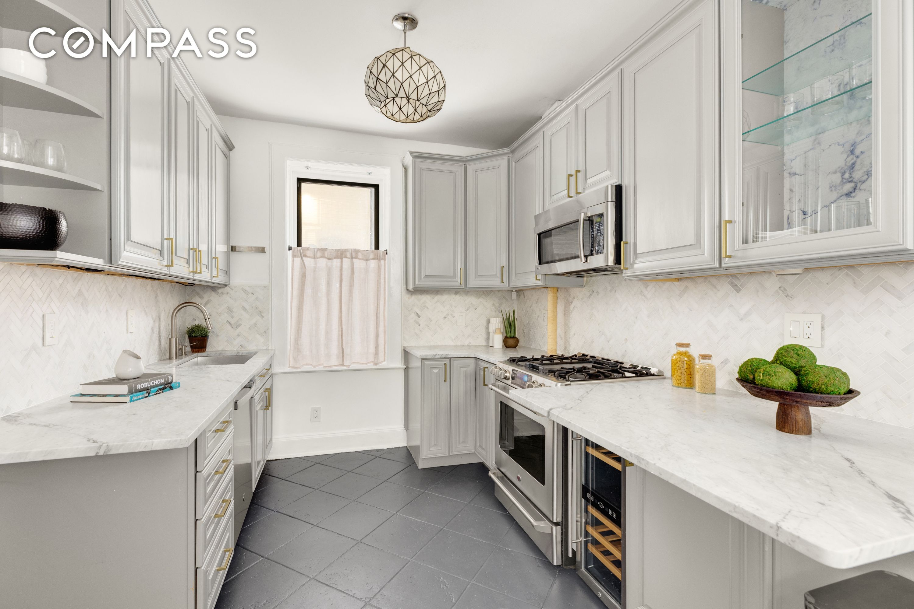 #6 photo, 126 E 12th Street, Greenwich Village , NY 10003