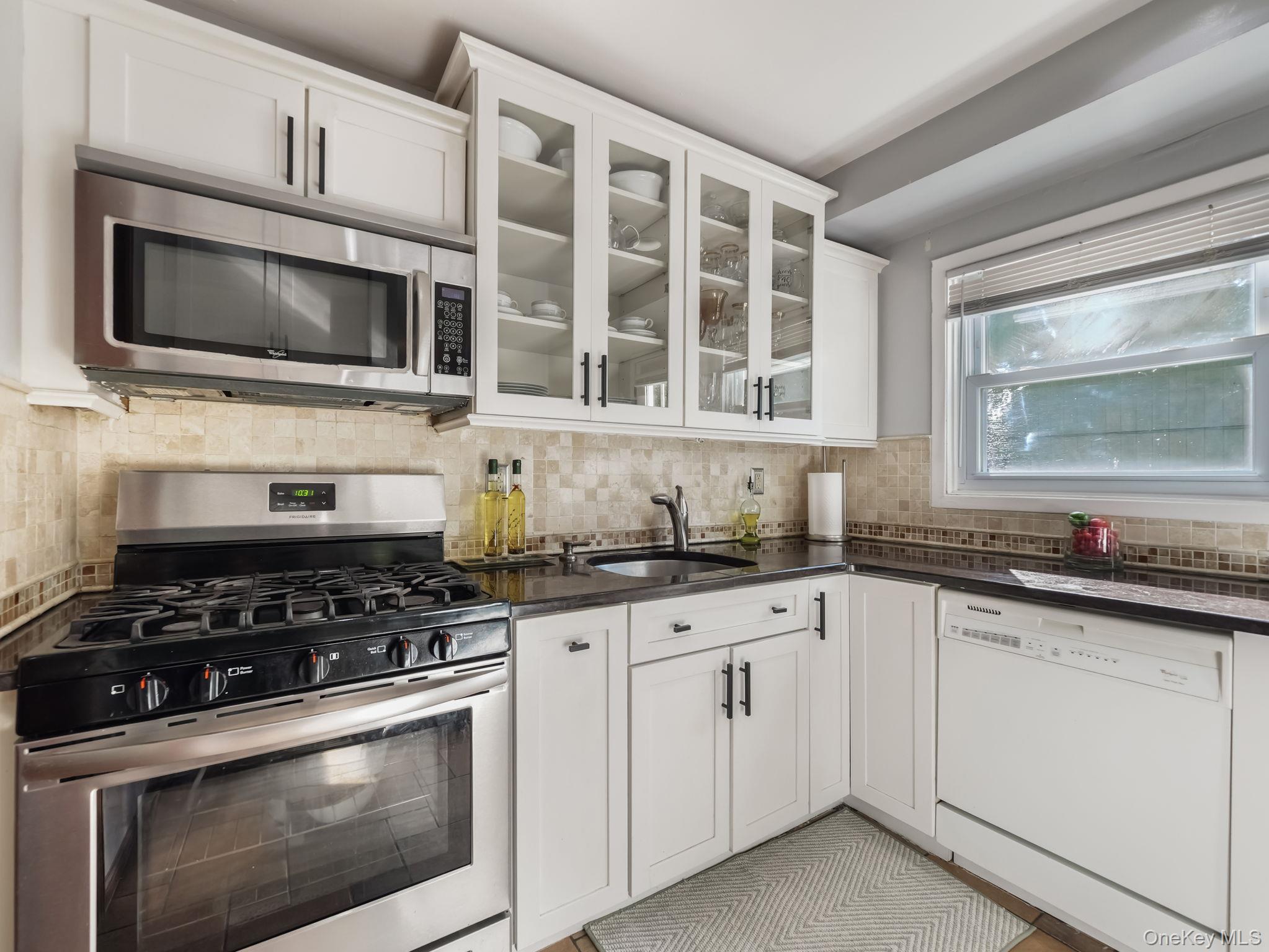 #20 photo, 79 N Pascack Road, Nanuet , NY 10954