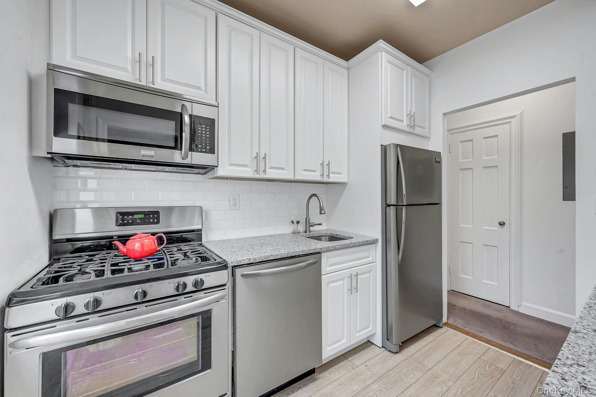 #12 photo, 3 Midland Gardens, ブロンクス区 Bronxville , NY 10708