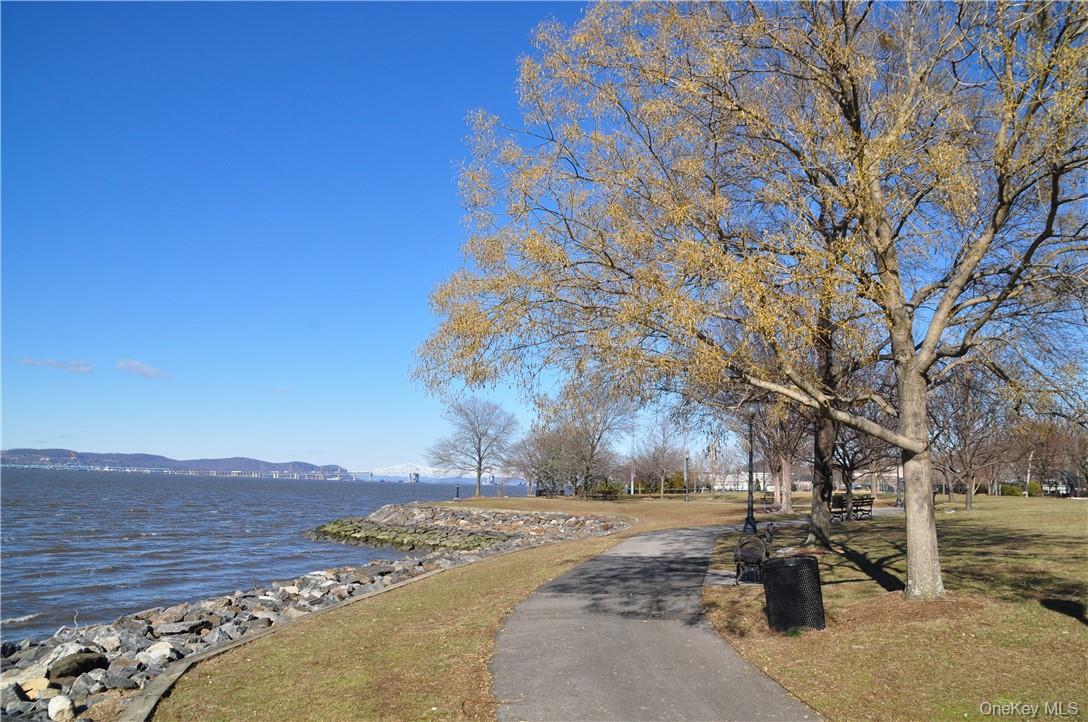 #11 photo, 1 S Astor Street, Irvington , NY 10533