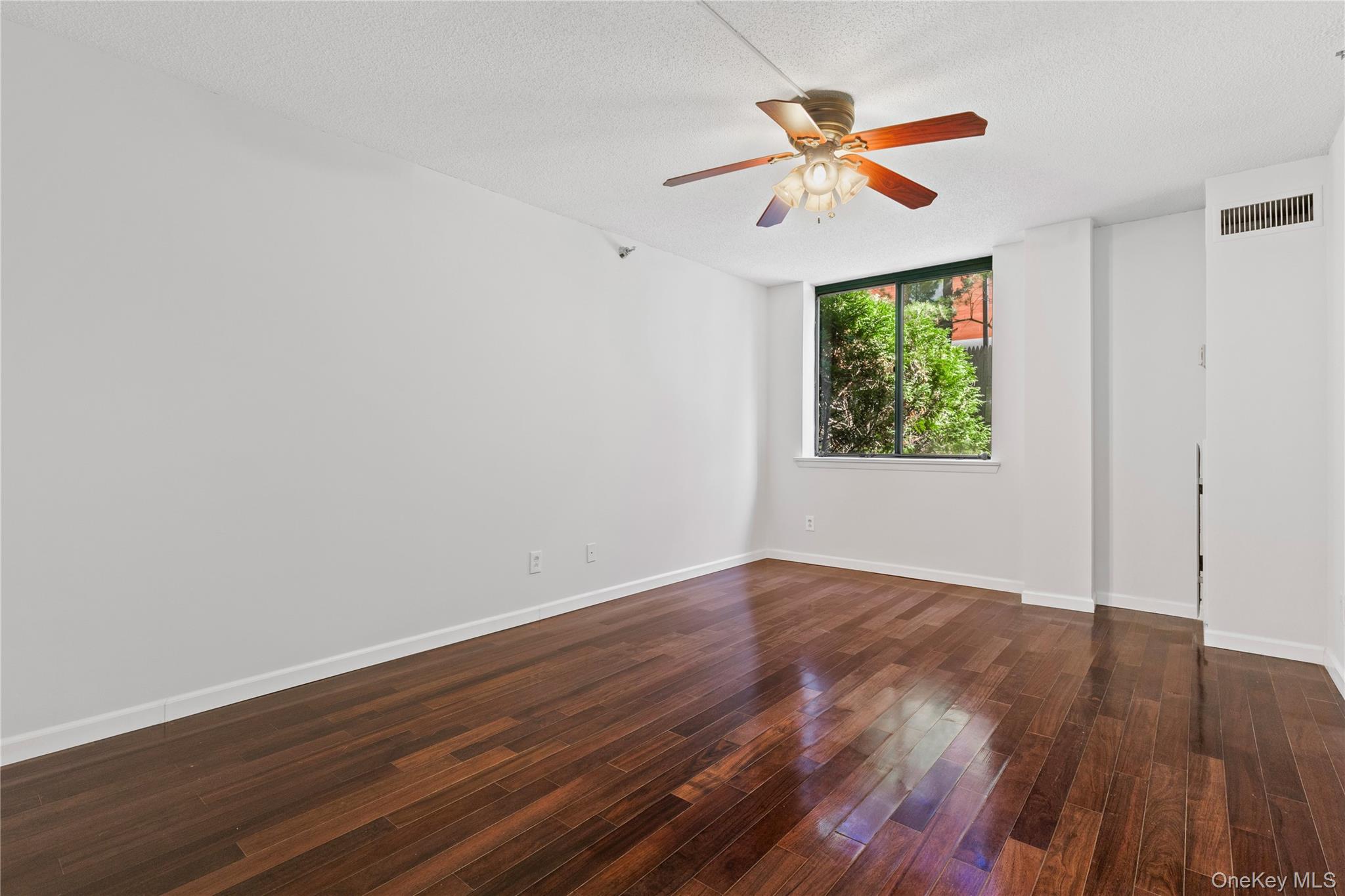 #14 photo, 302 Church Street, White Plains , NY 10603