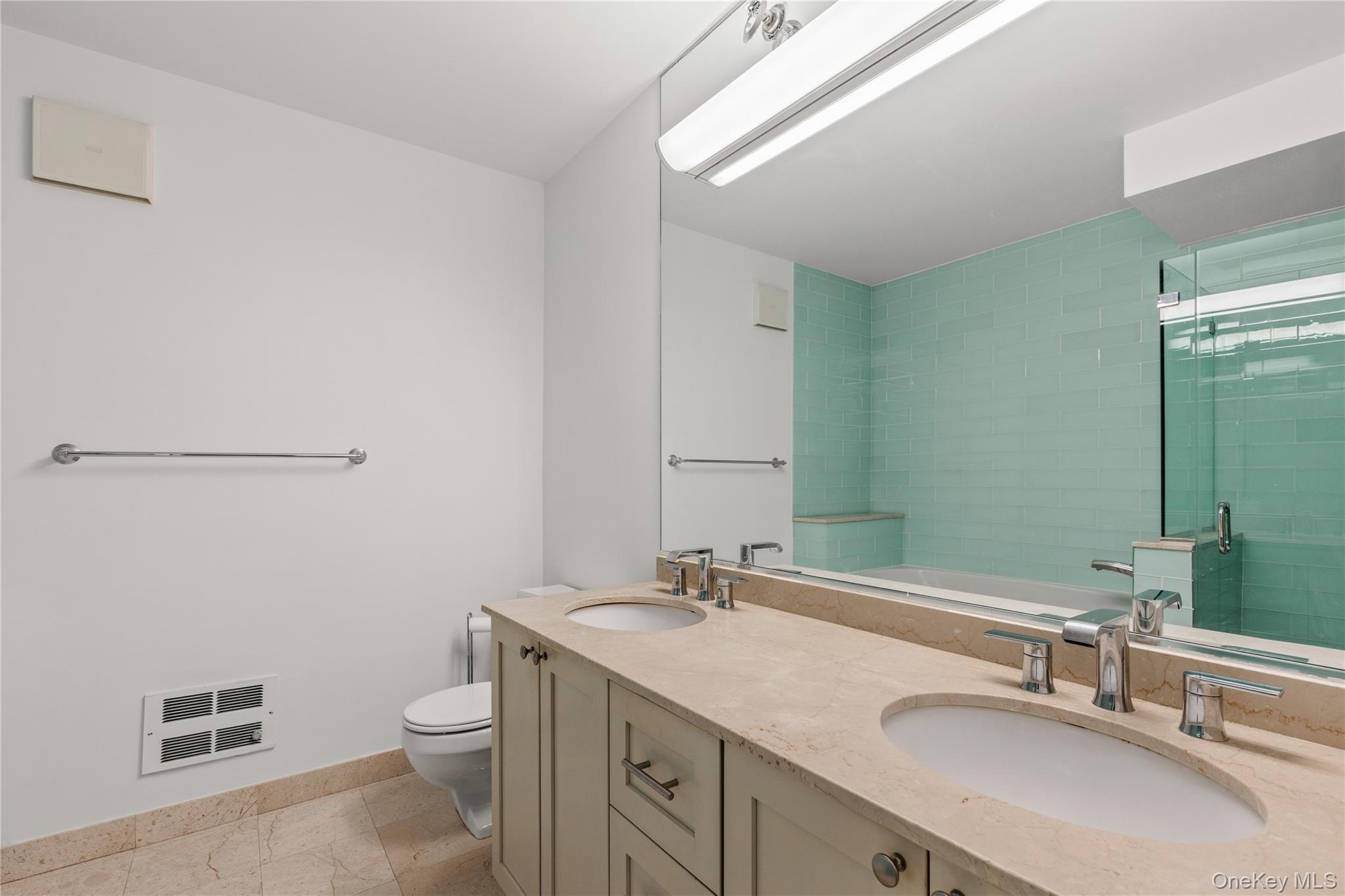 #18 photo, 302 Church Street, White Plains , NY 10603