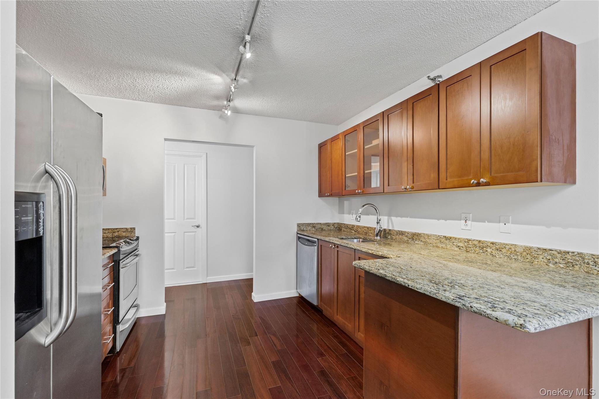 #5 photo, 302 Church Street, White Plains , NY 10603