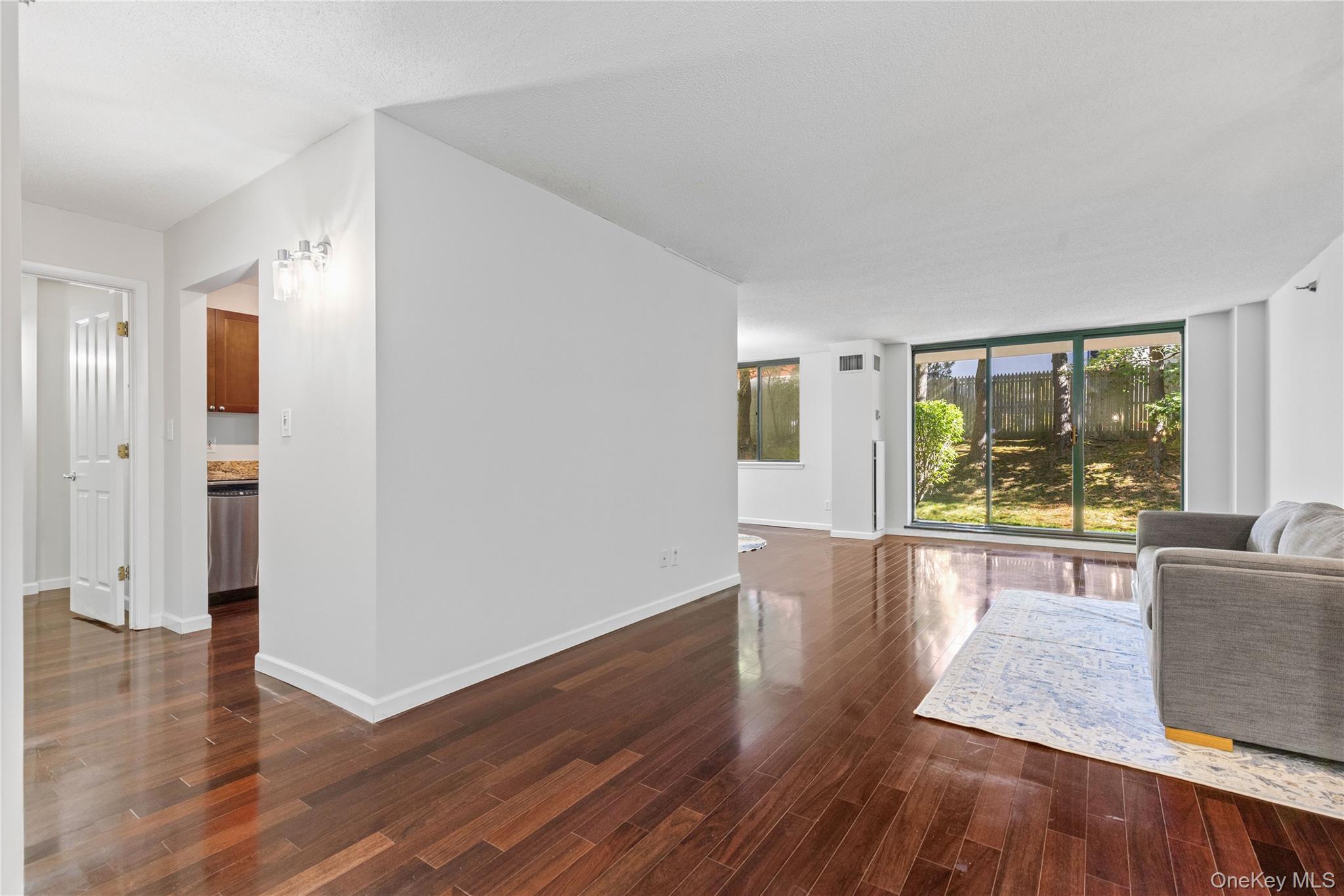 #6 photo, 302 Church Street, White Plains , NY 10603