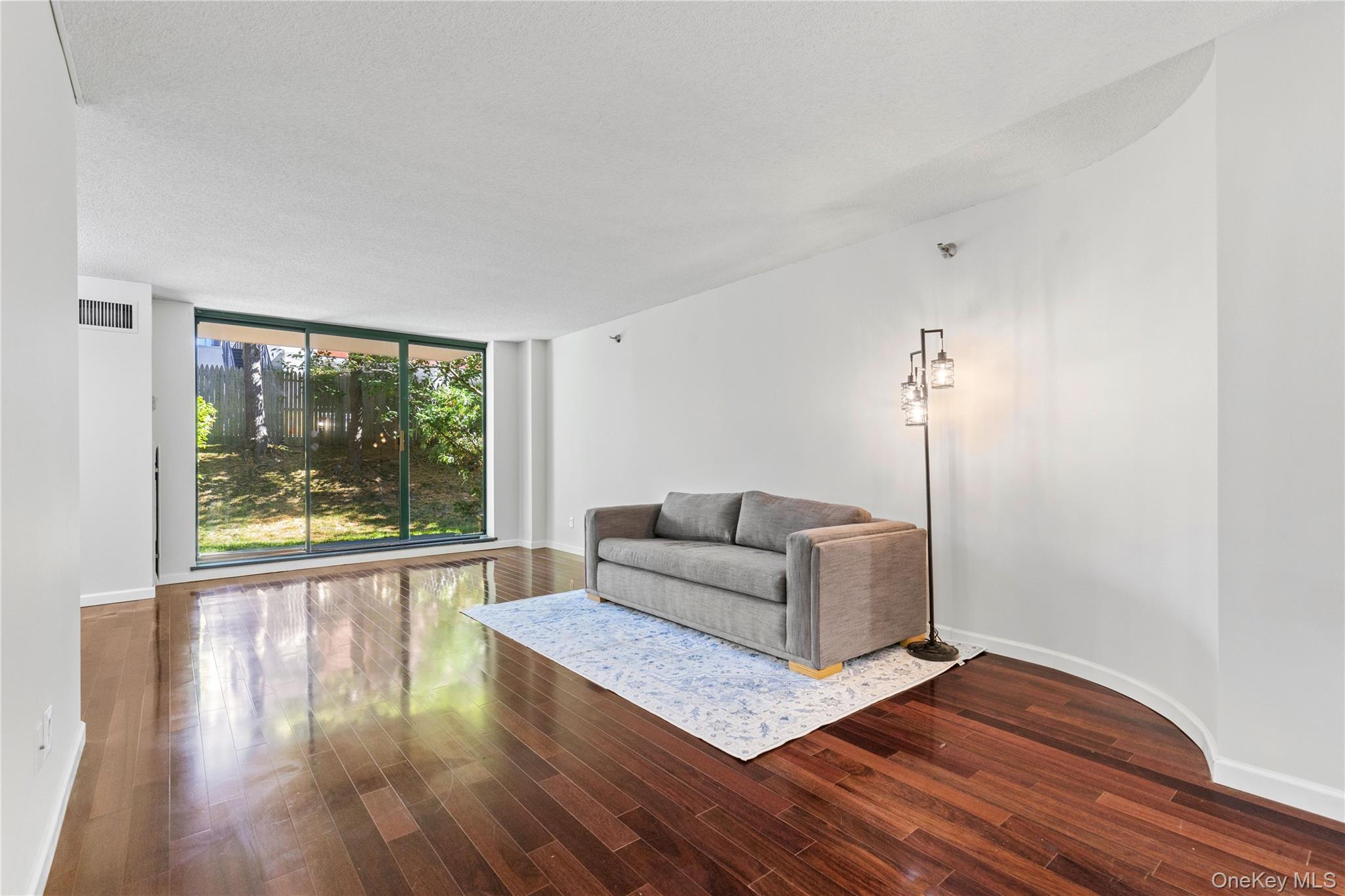 #7 photo, 302 Church Street, White Plains , NY 10603