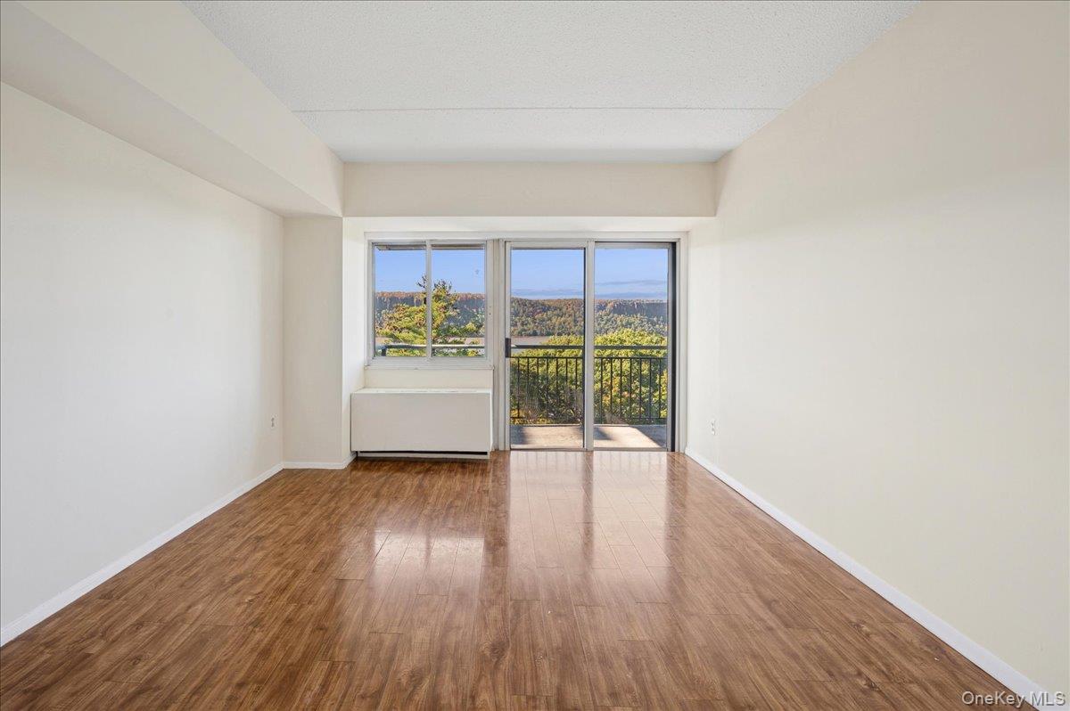 #12 photo, 1020 Warburton Avenue, Yonkers , NY 10701